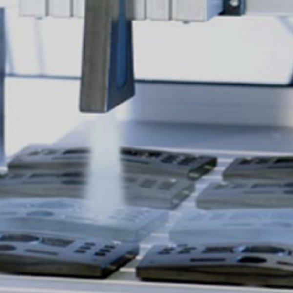 CO₂-Schnee-Reinigung und Plasmabehandlung: Synergie f&uuml;r perfekte Oberfl&auml;chen